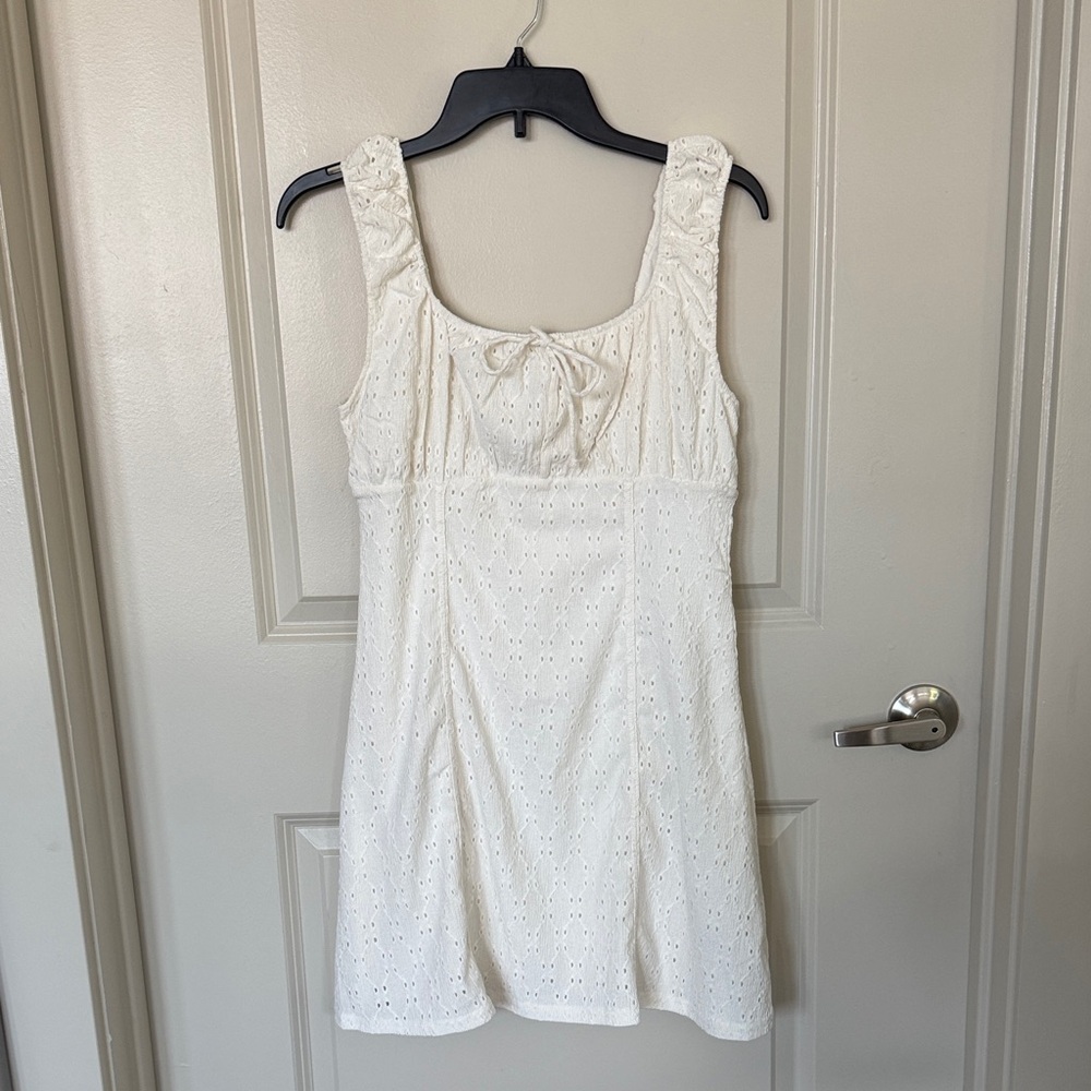 Divided Cream Sleeveless dress